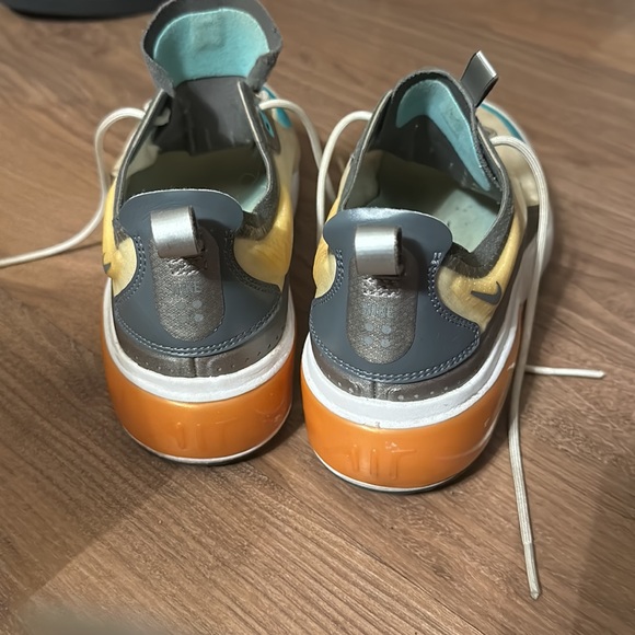 Air Max - Picture 3 of 4